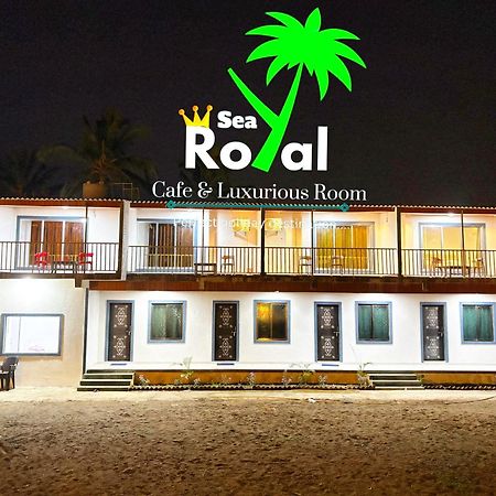 Sea Royal Rooms And Cafe Virār Buitenkant foto