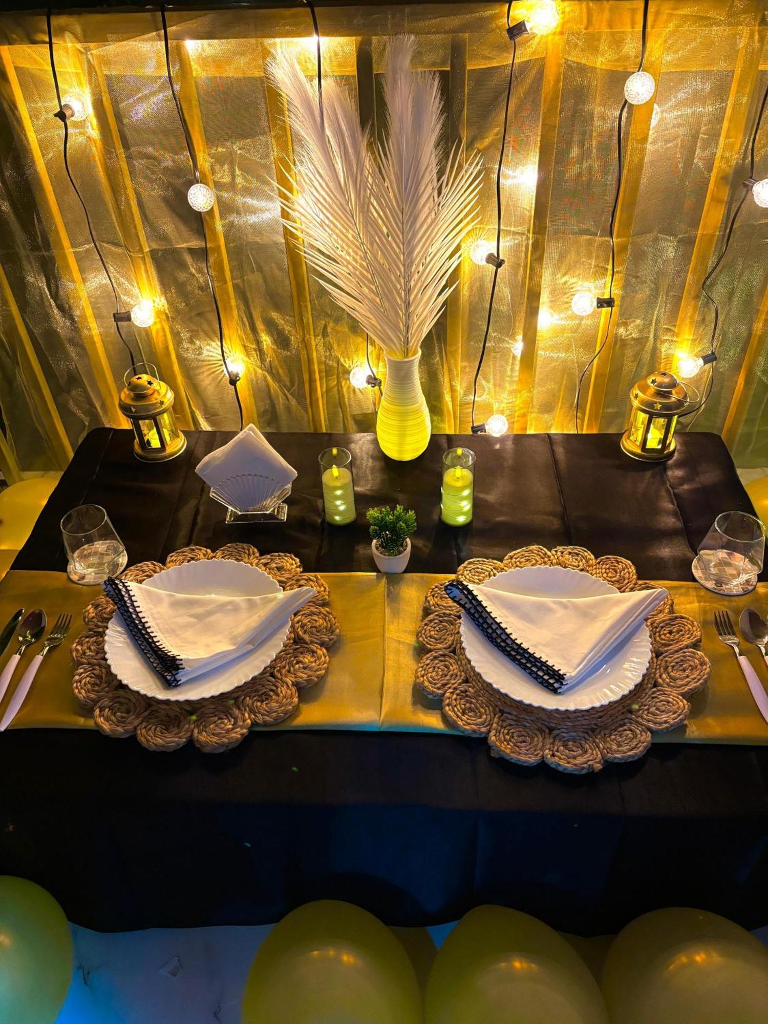 Sea Royal Rooms And Cafe Virār Buitenkant foto